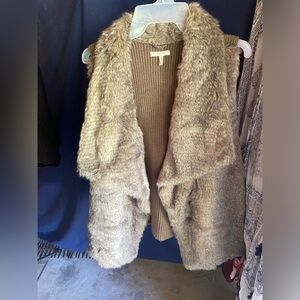 Brown fur/sweater vest
